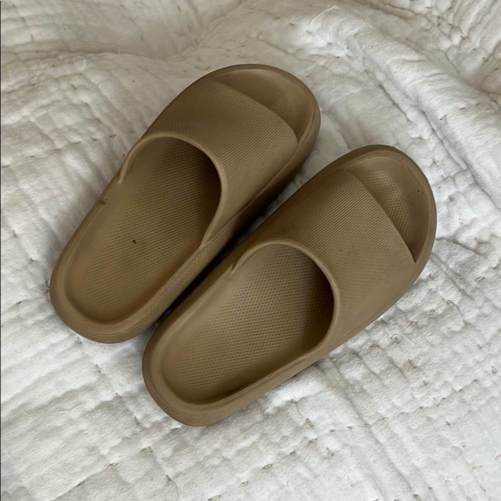 Cloud shoes